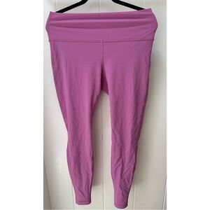 Lululemon wunder-under leggings.